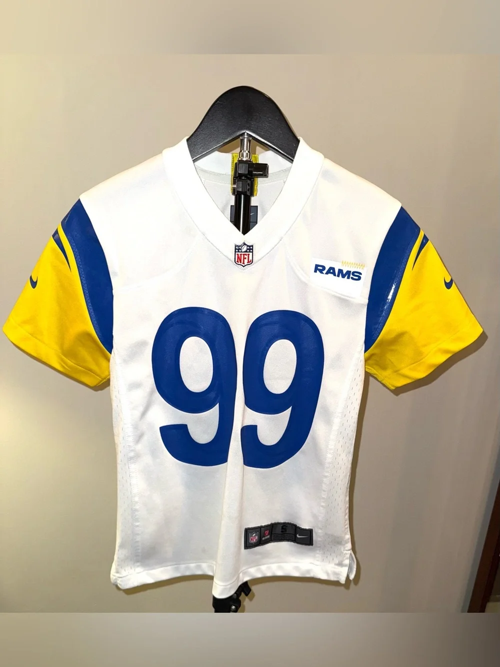 Nike Los Angeles Rams Aaron Donald #99 Alternate Game jersey, boys size S